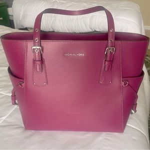 Michael Kors purse like new